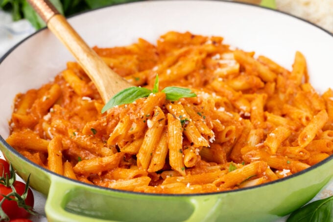 A pan of creamy penne alla vodka.