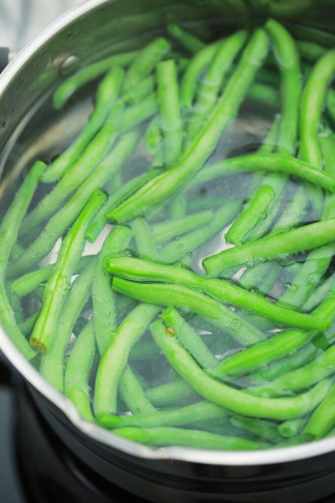 Blanching green beans.