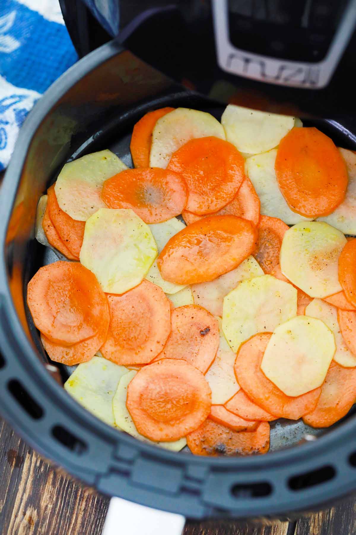 Air Fryer Veggie Chips (Easy Snack Recipe!) - Sweet and Savory Meals