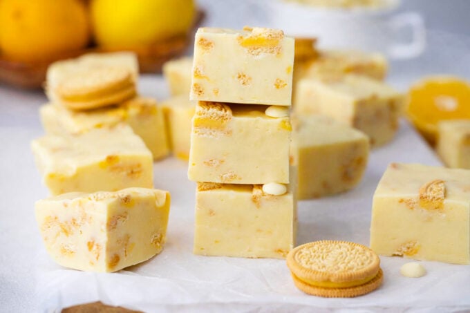Pieces of lemon Oreo fudge and Lemon Oreos.
