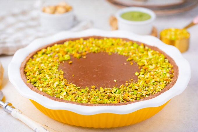 No-bake Dubai chocolate tart.
