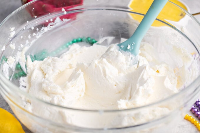 Cream cheese frosting.